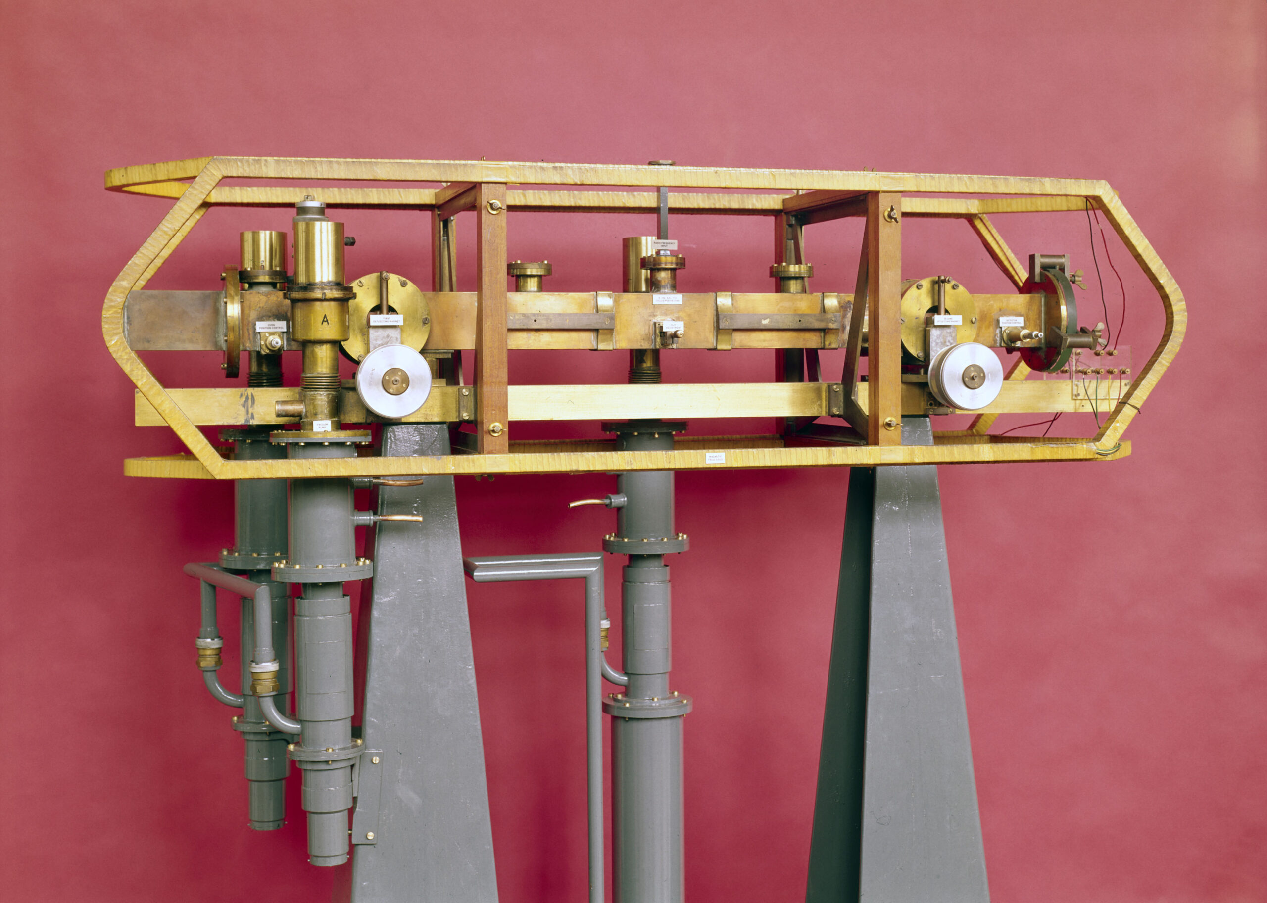 C0641829 Caesium atomic clock 1955 scaled