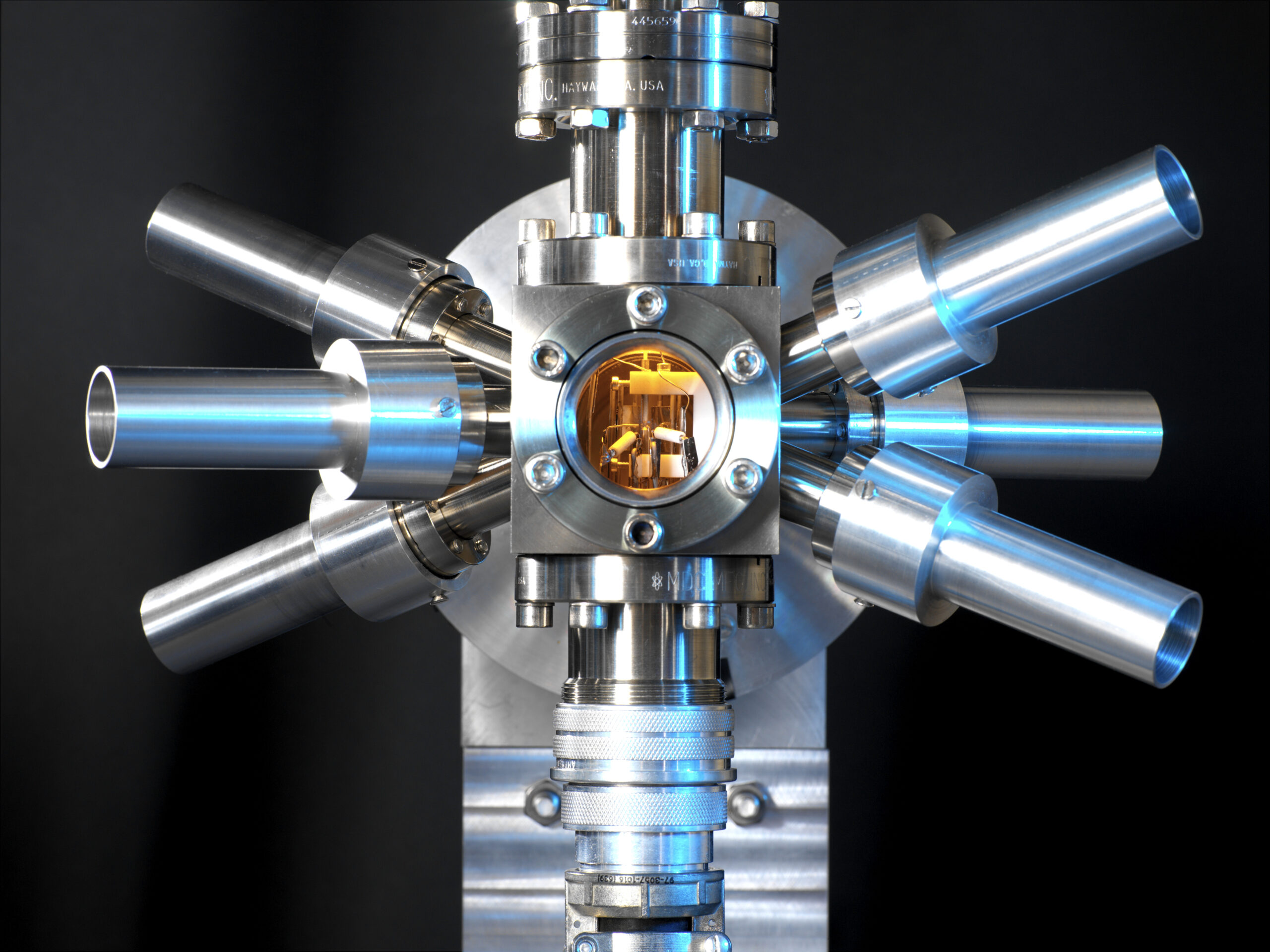 H3050260 Strontium optical clock scaled